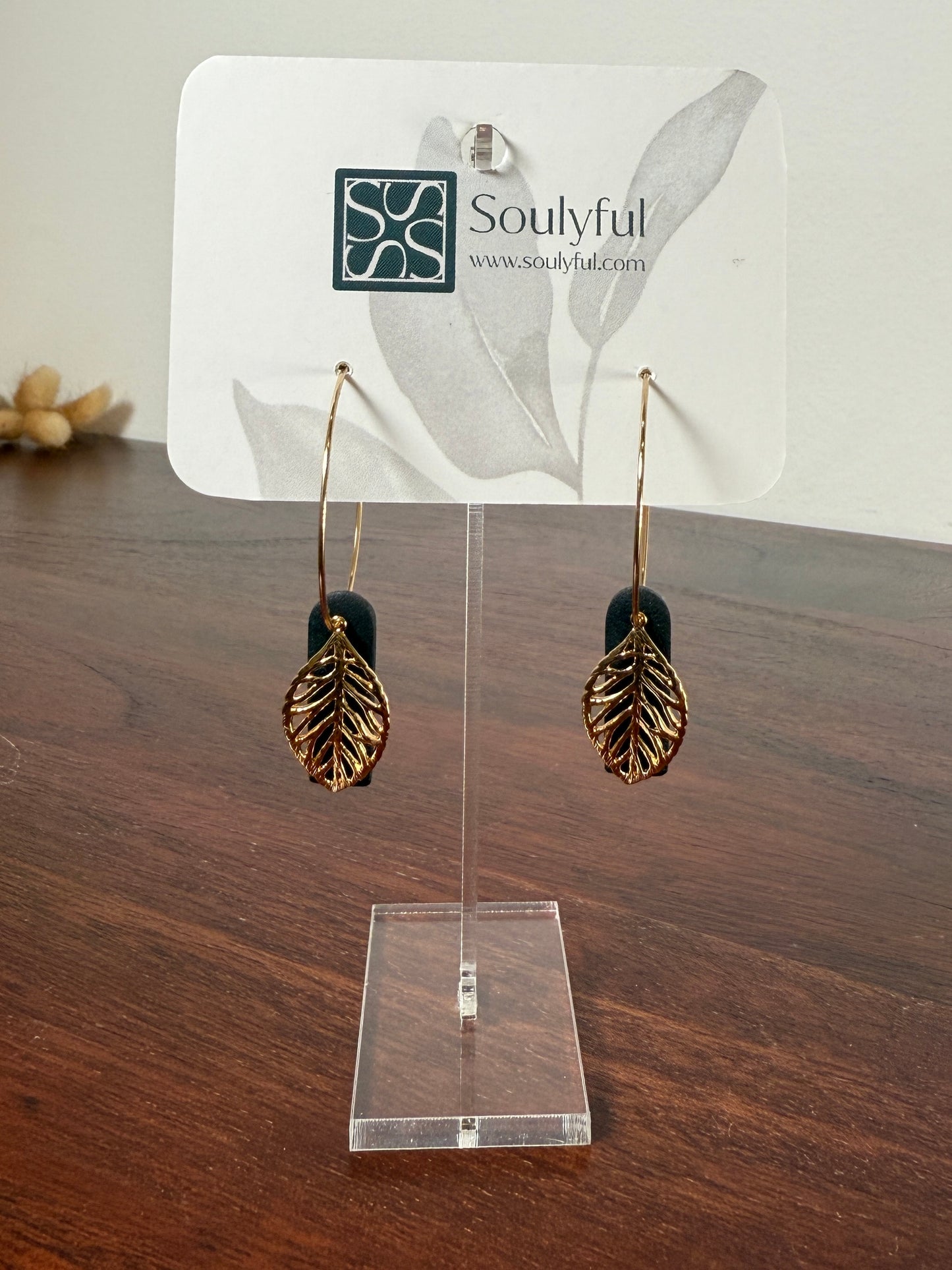 Creolen 18K vergoldet "Black Velvet Leaf"