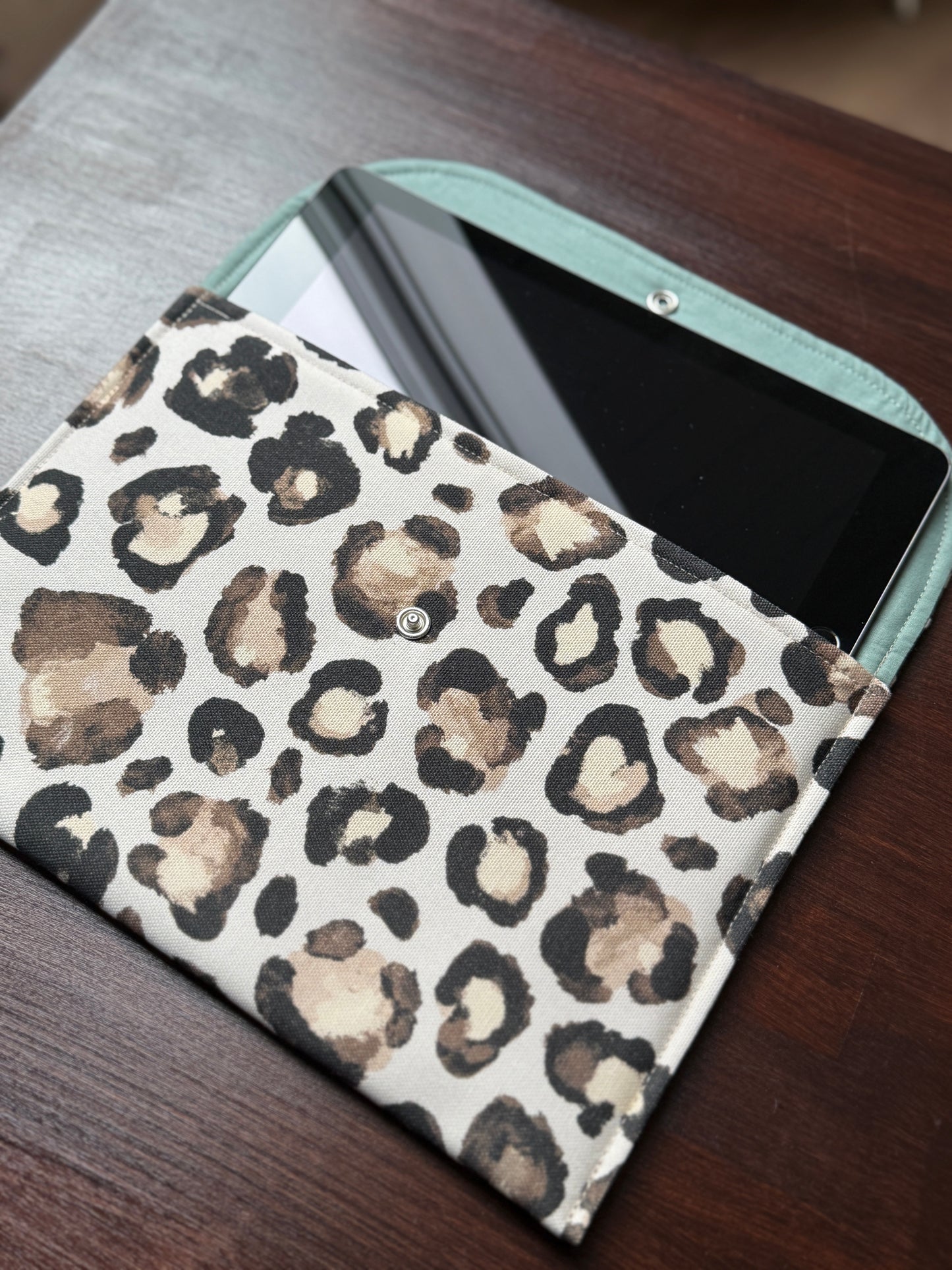 Soulyful Soft Pouch - "Big Pouch Leo Beige"