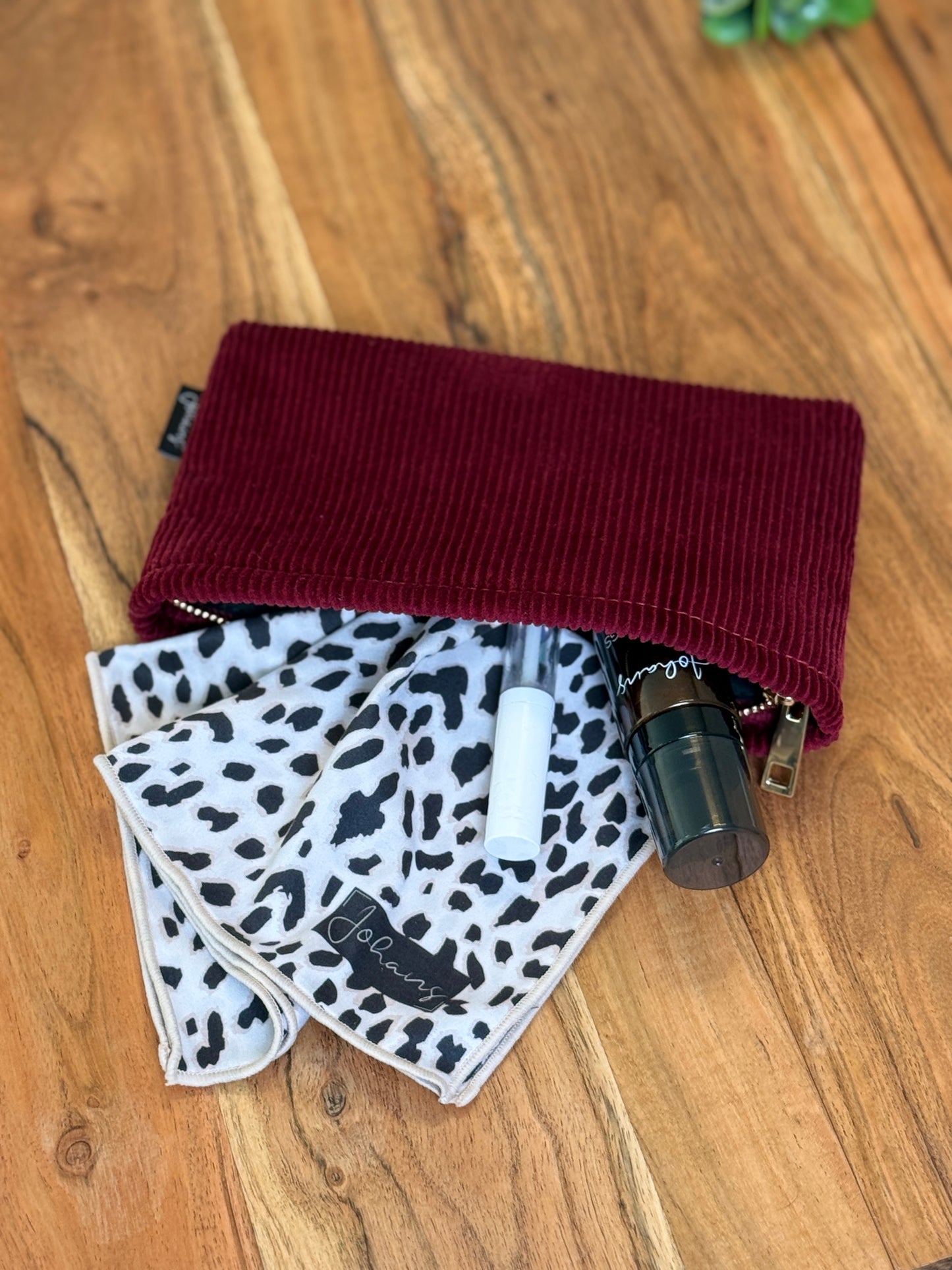 Leo Chic Bundle – Tuch & Etui im Set | Johans®