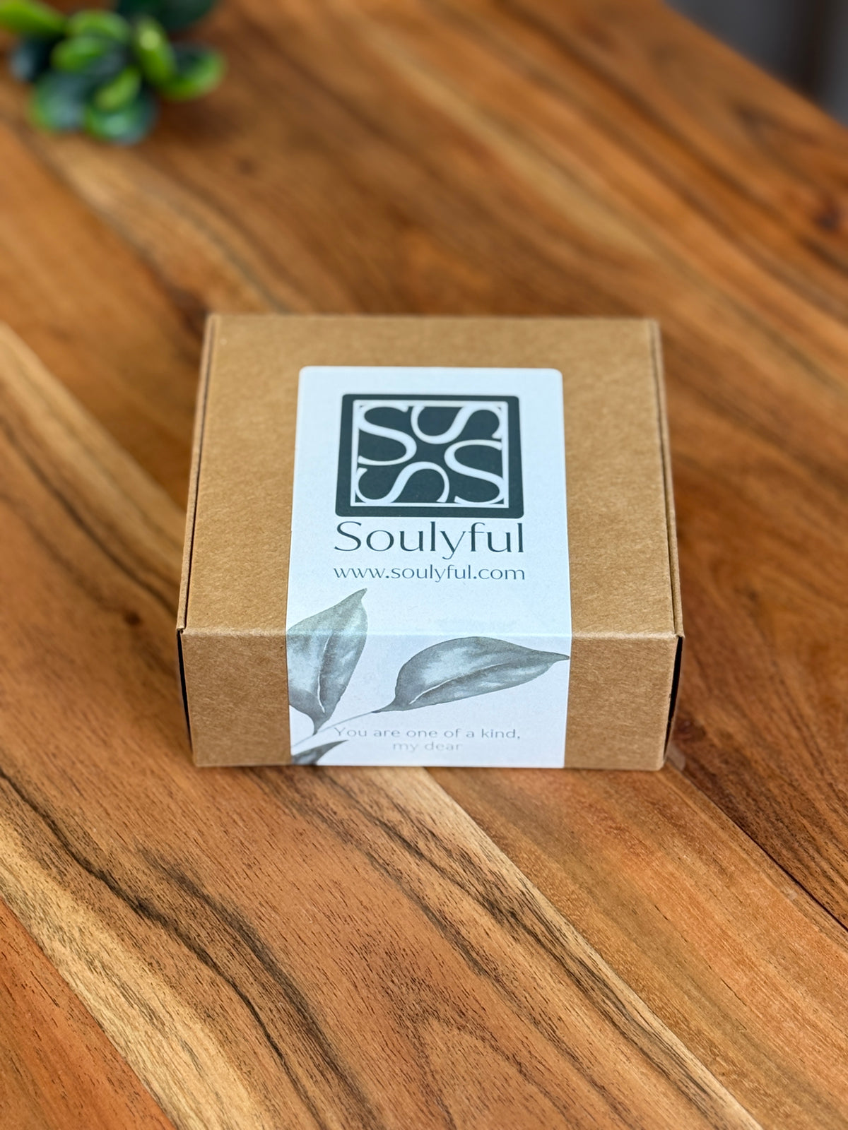 Geschlossene Soulyful Geschenkbox für das Teelichter-Set mit Glashalter