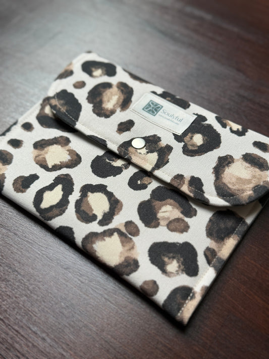 Soulyful Soft Pouch - "Small Pouch Leo Beige"