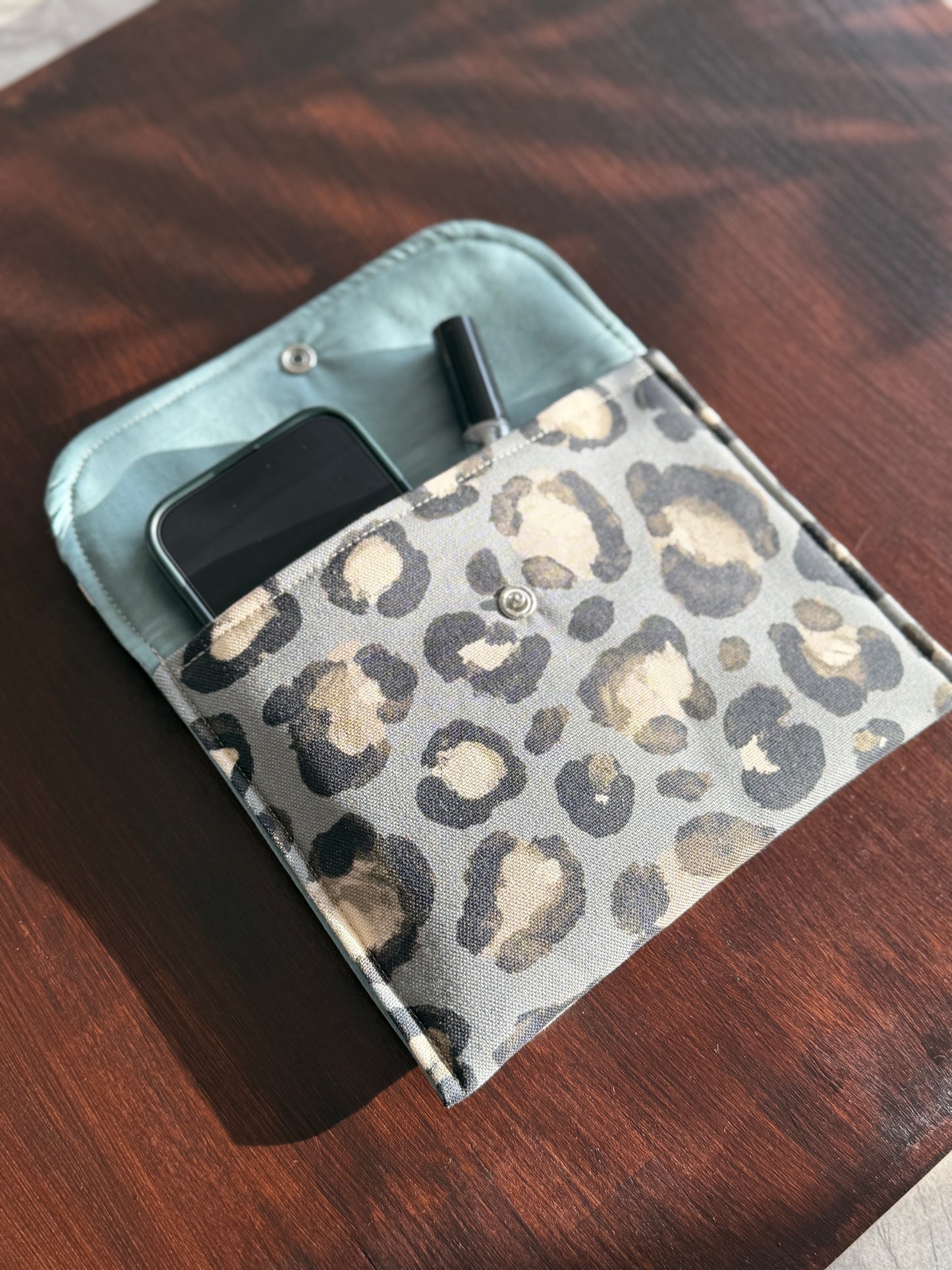Soulyful Soft Pouch - "Small Pouch Leo Grau"