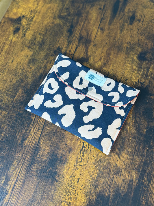 Soulyful Soft Pouch - "Small Pouch Abstract Leo"