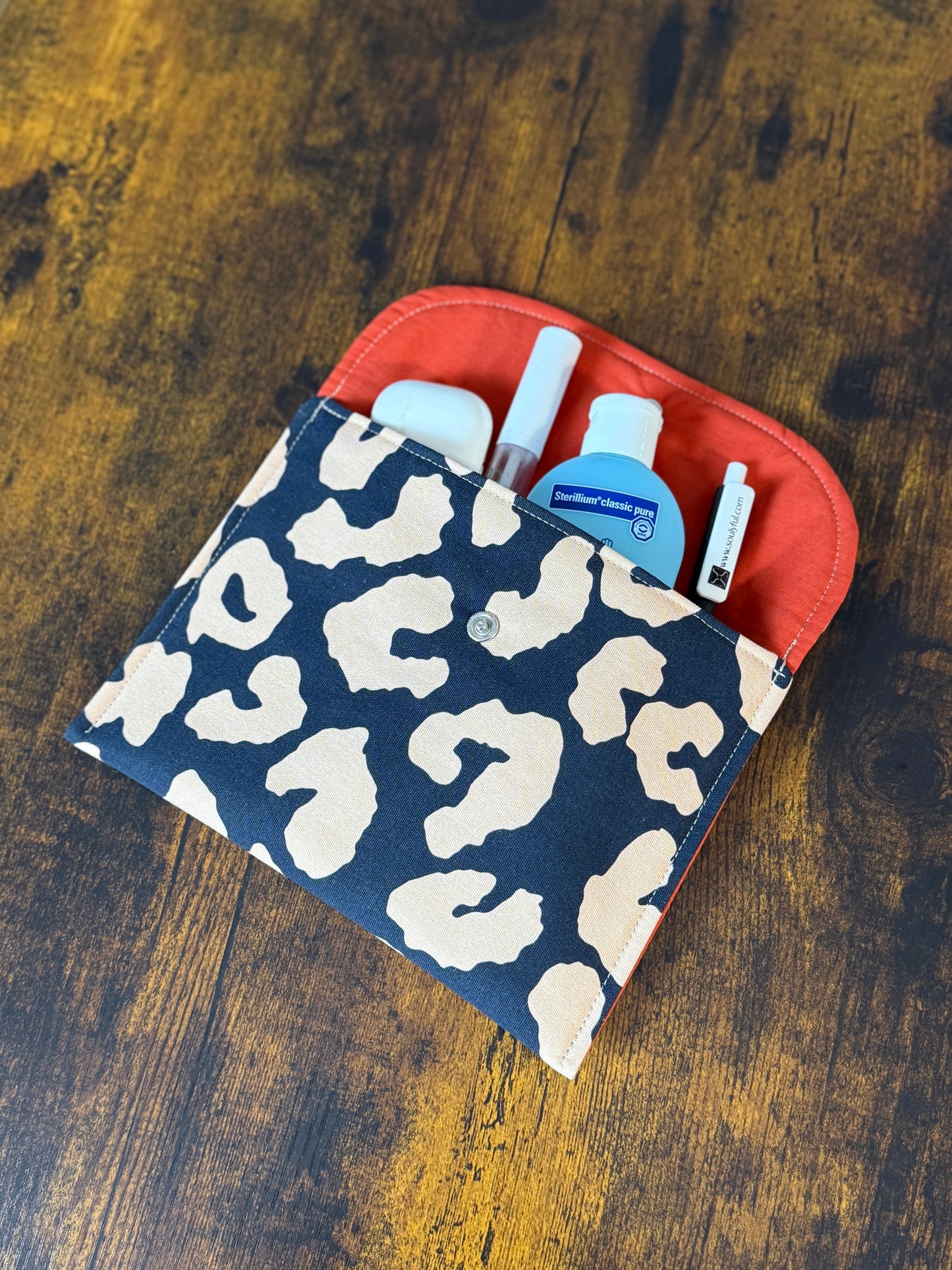 Soulyful Soft Pouch - "Small Pouch Abstract Leo"