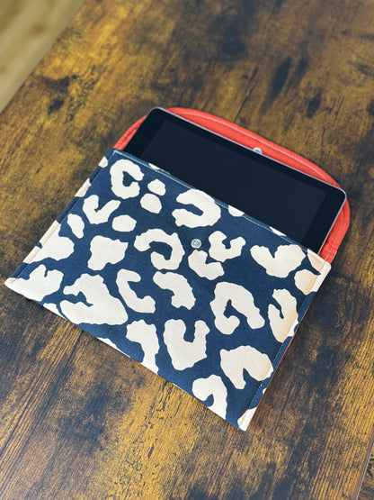 Soulyful Soft Pouch - "Big Pouch Abstract Leo"