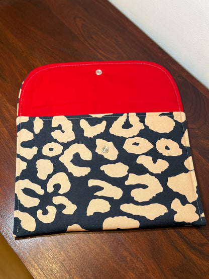 Soulyful Soft Pouch - "Big Pouch Abstract Leo"