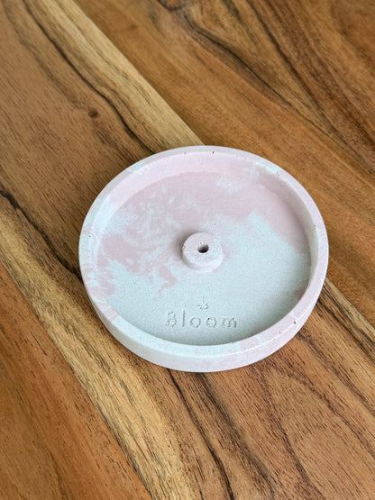 Bloom Räucherstäbchenhalter aus natürlichem Beton