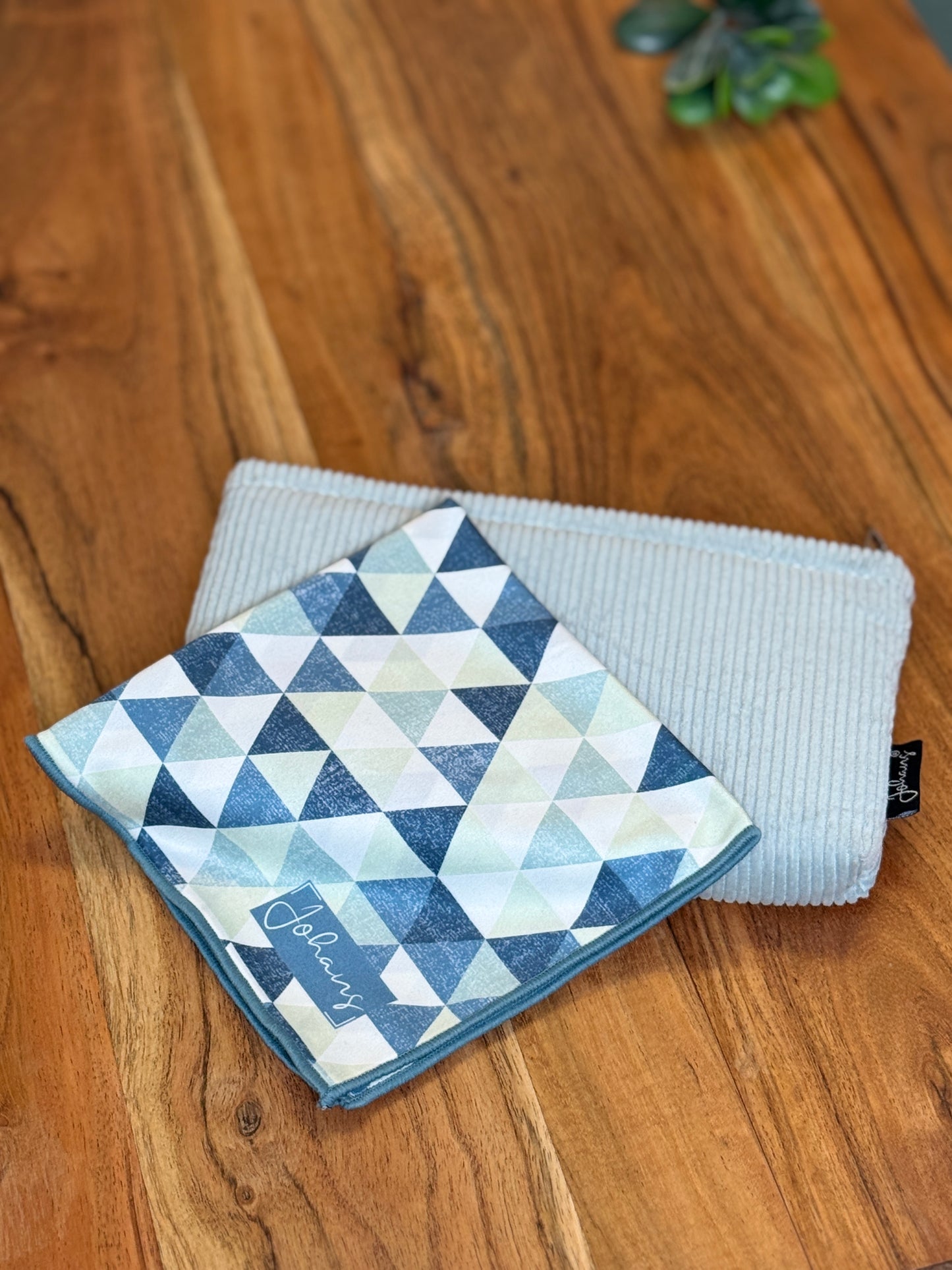 Kaleido Bundle – Tuch & Etui im Set | Johans®