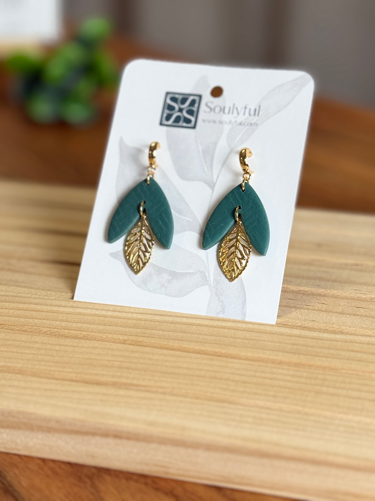 Ohrringe "Teal Leaf Drop"