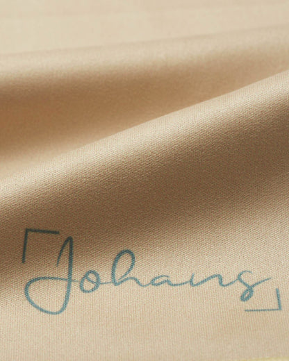 Johans® Mikrofasertuch "Sandgelb" - Stilvolle Reinigung für Brille & Display