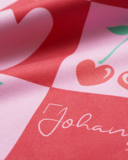 Johans® Mikrofasertuch "Cherry Love" - Stilvolle Reinigung für Brille & Display