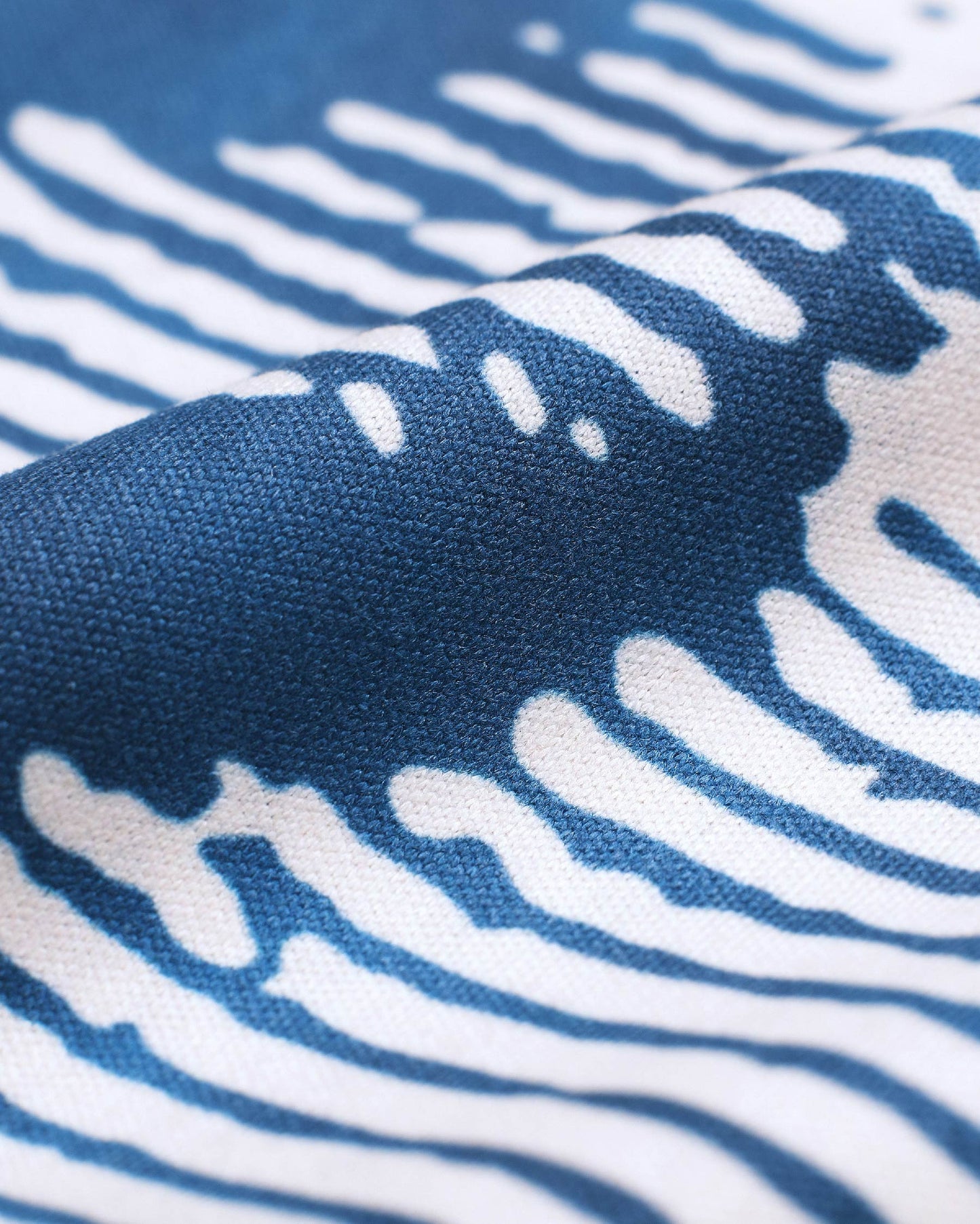 Johans® Mikrofasertuch "Circle" - Stilvolle Reinigung für Brille & Display