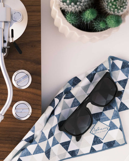 Johans® Mikrofasertuch "Retro" - Stilvolle Reinigung für Brille & Display