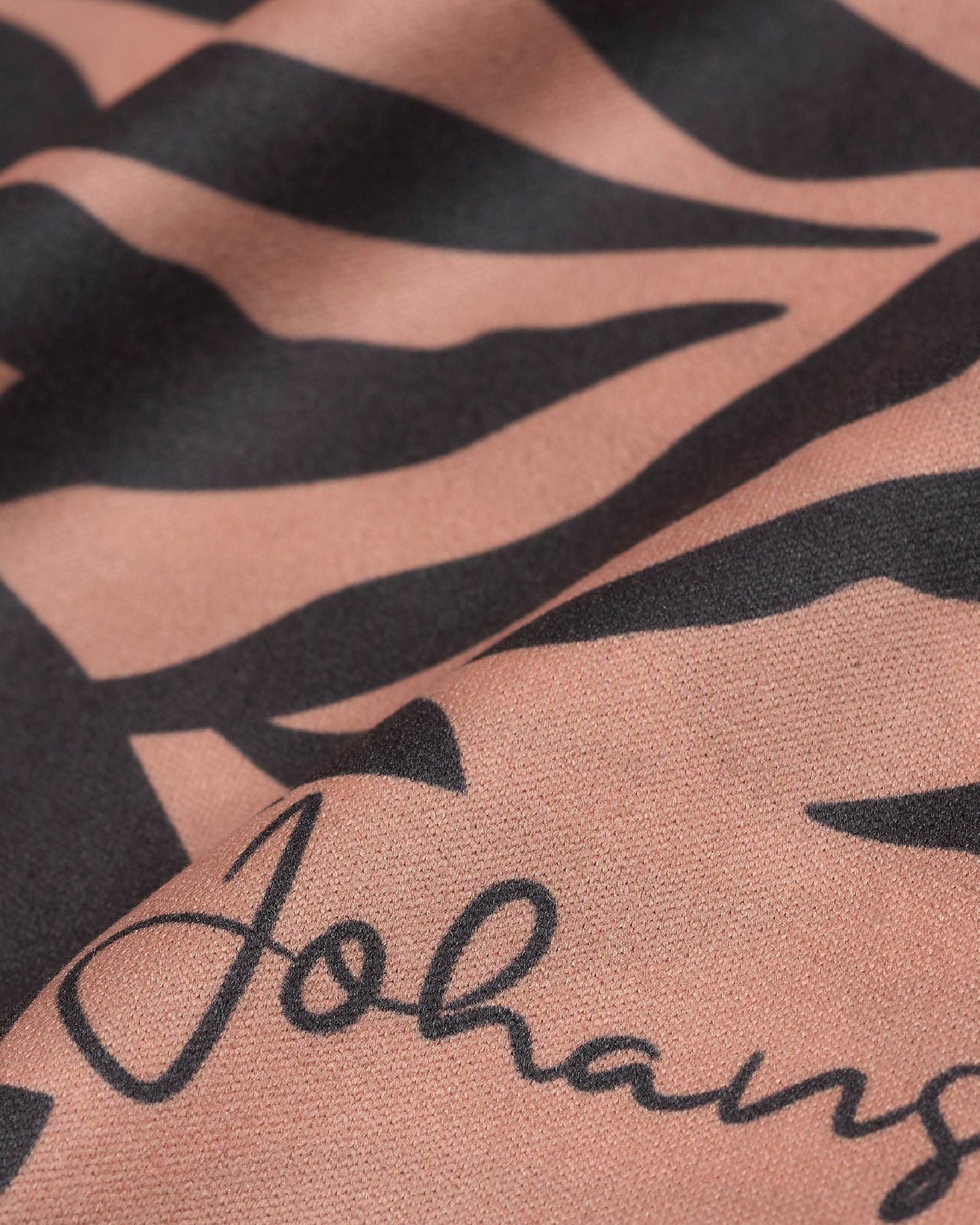 Johans® Mikrofasertuch "Tiger" - Stilvolle Reinigung für Brille & Display